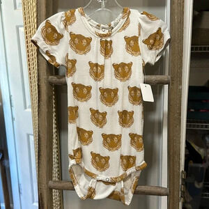 Kate Quinn girls bamboo tiger onesie size 12-18m EUC